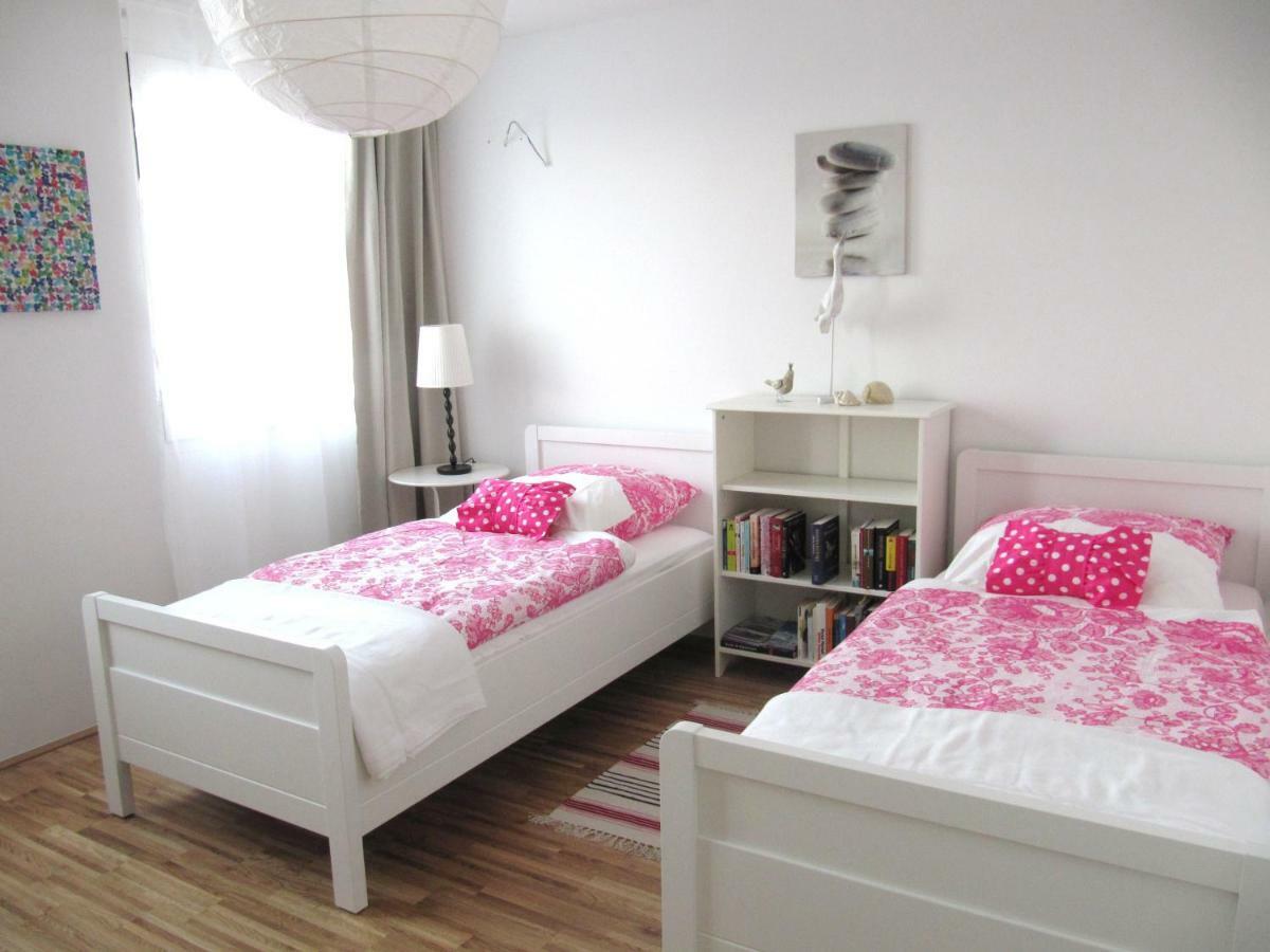 Ferienwohnung Lac 康斯坦茨 外观 照片